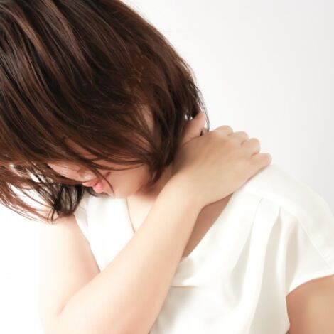 肩こり　女性
