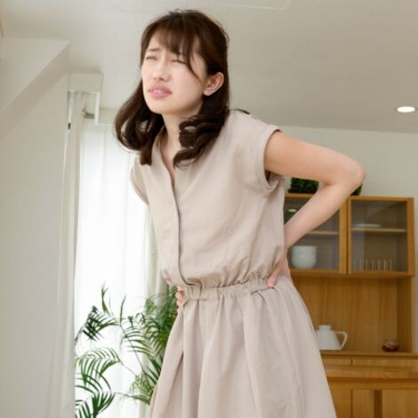 腰が痛い女性